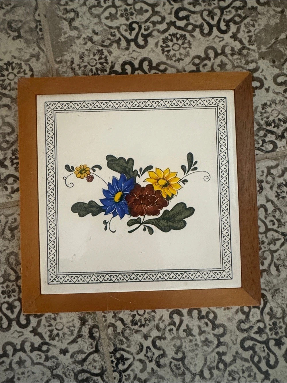 Framed Floral Tile Trivet